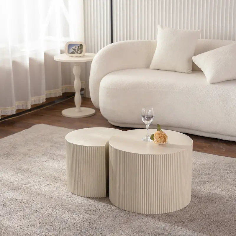 Table basse ronde en bois exquise pour petits espaces de vie