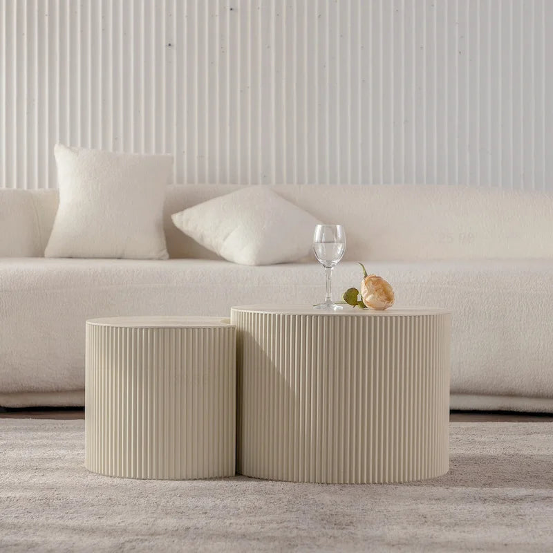 Table basse ronde en bois exquise pour petits espaces de vie