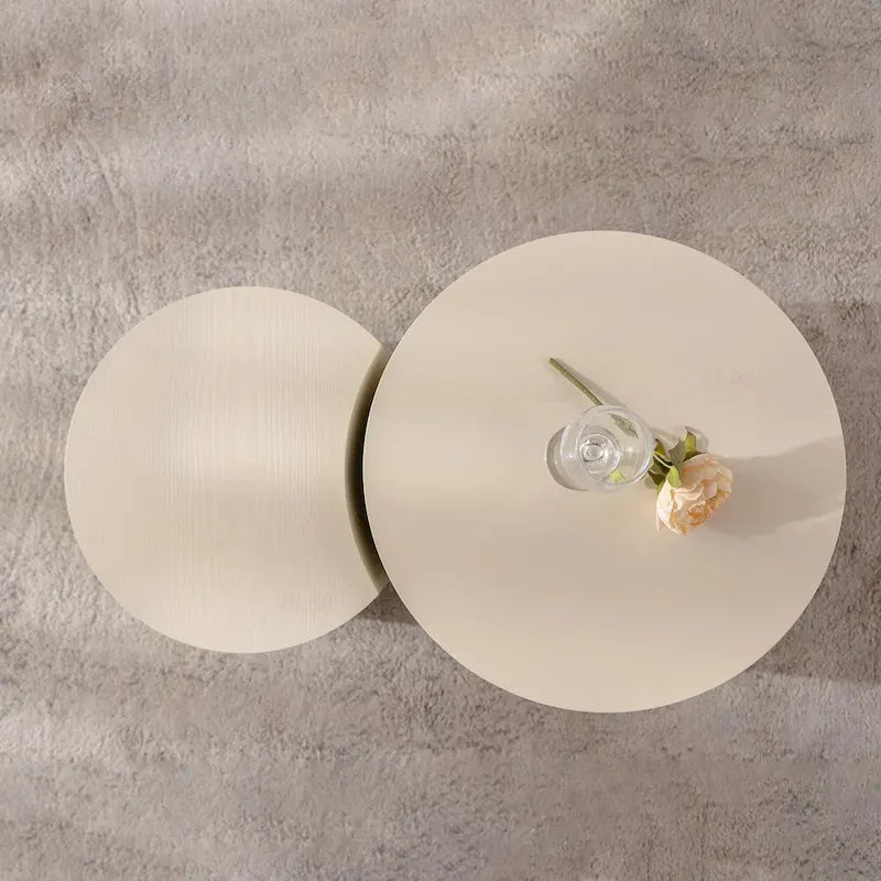Table basse ronde en bois exquise pour petits espaces de vie