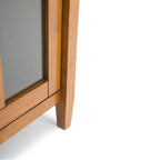 Meuble TV en bois massif avec portes en verre trempé et étagères réglables