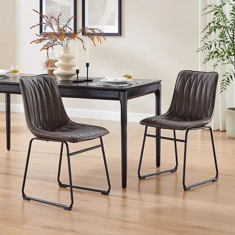 Chaise de salle à manger en similicuir avec surpiqûres géométriques