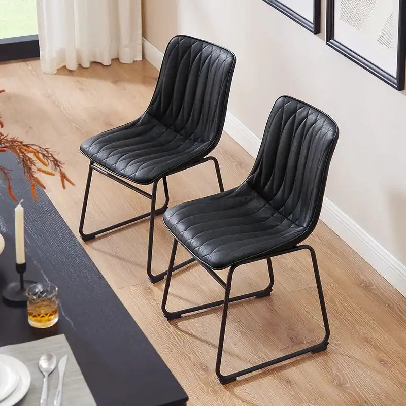 Chaise de salle à manger en similicuir avec surpiqûres géométriques